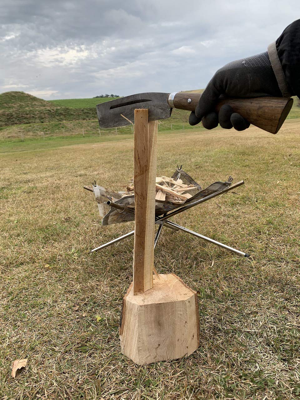 Amazon.co.jp: 薪割り台【鈴友林業】 (薪割り台：プチ